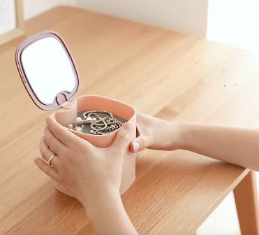 منظم اكسسوار مربع