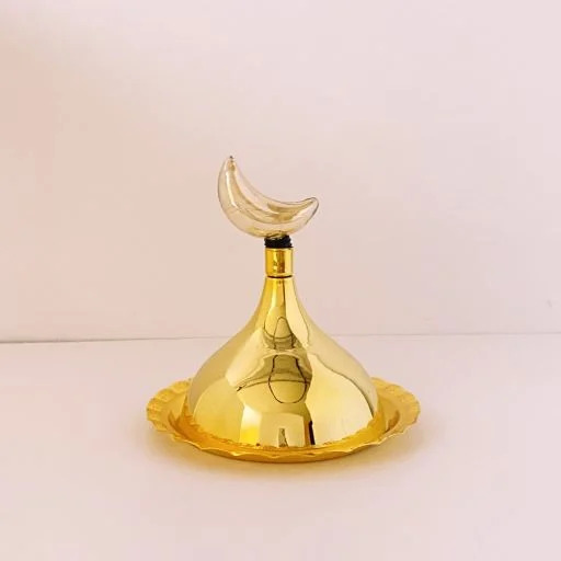 طبق تمرية ذهبي مضي بغطاء نجوم وهلال