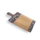 لوح تقطيع للحوم والخضروات والفواكه خشب بيد ونقوش مبهجة