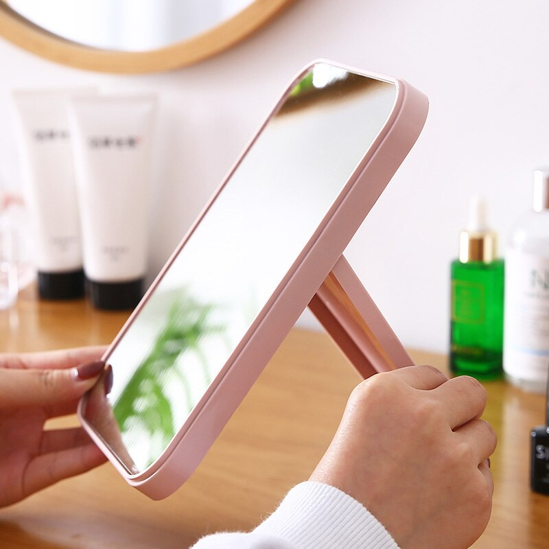 مرايا ليد مضيئة لرؤية افضل اثناء وضع الميكب تعمل ببطاريات او يو اس بي