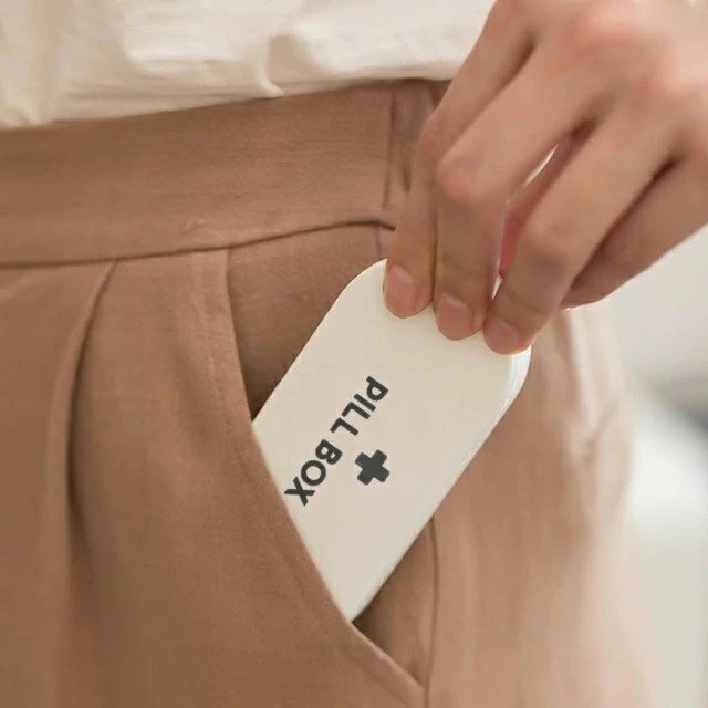 علبة منظم ادوية كبير