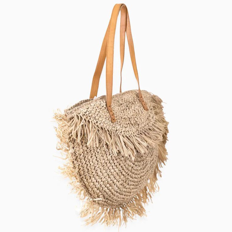 شنطة بحر شيك من خيوط الخوص لاستكمال اكسسوارات البحر والاستمتاع