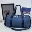 شنطة يد وكروس 2 في 1 وتربروف للجيم والسفر بالوان مختلفة