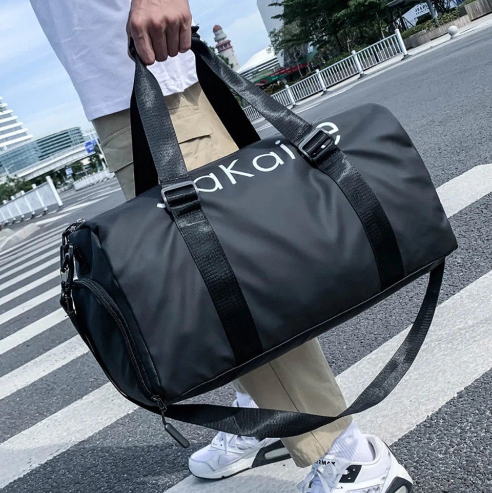 شنطة يد وكروس 2 في 1 وتربروف للجيم والسفر بالوان مختلفة