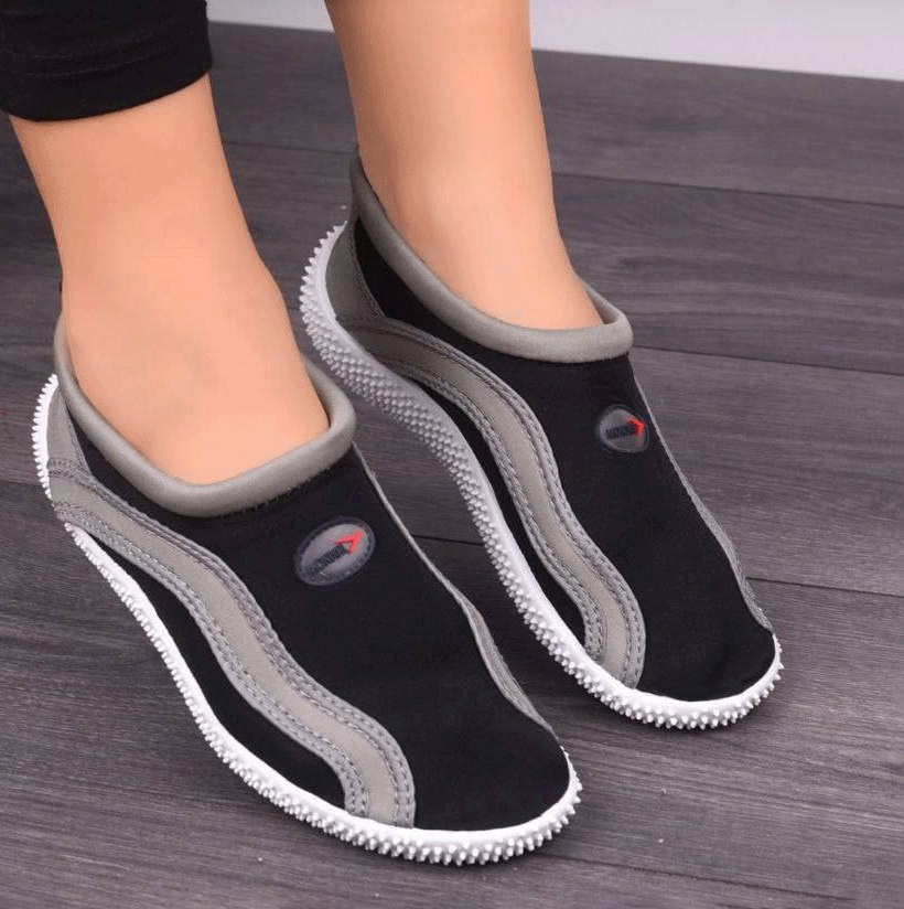 جزمة بحر حريمي بالوان مختلفة ومبهجة تناسب كل الاذواق