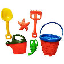 جردل وجاروف الرمل ولعب الشاطئ للأطفال والإستمتاع بالبحر