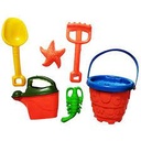 جردل وجاروف الرمل ولعب الشاطئ للأطفال والإستمتاع بالبحر