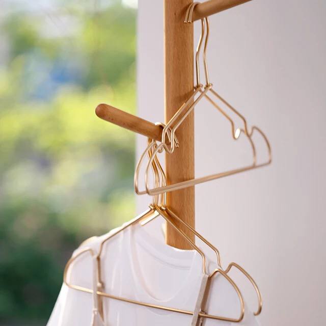 طقم شماعات معدن 10 قطع لتعليق الملابس والحفاظ عليها