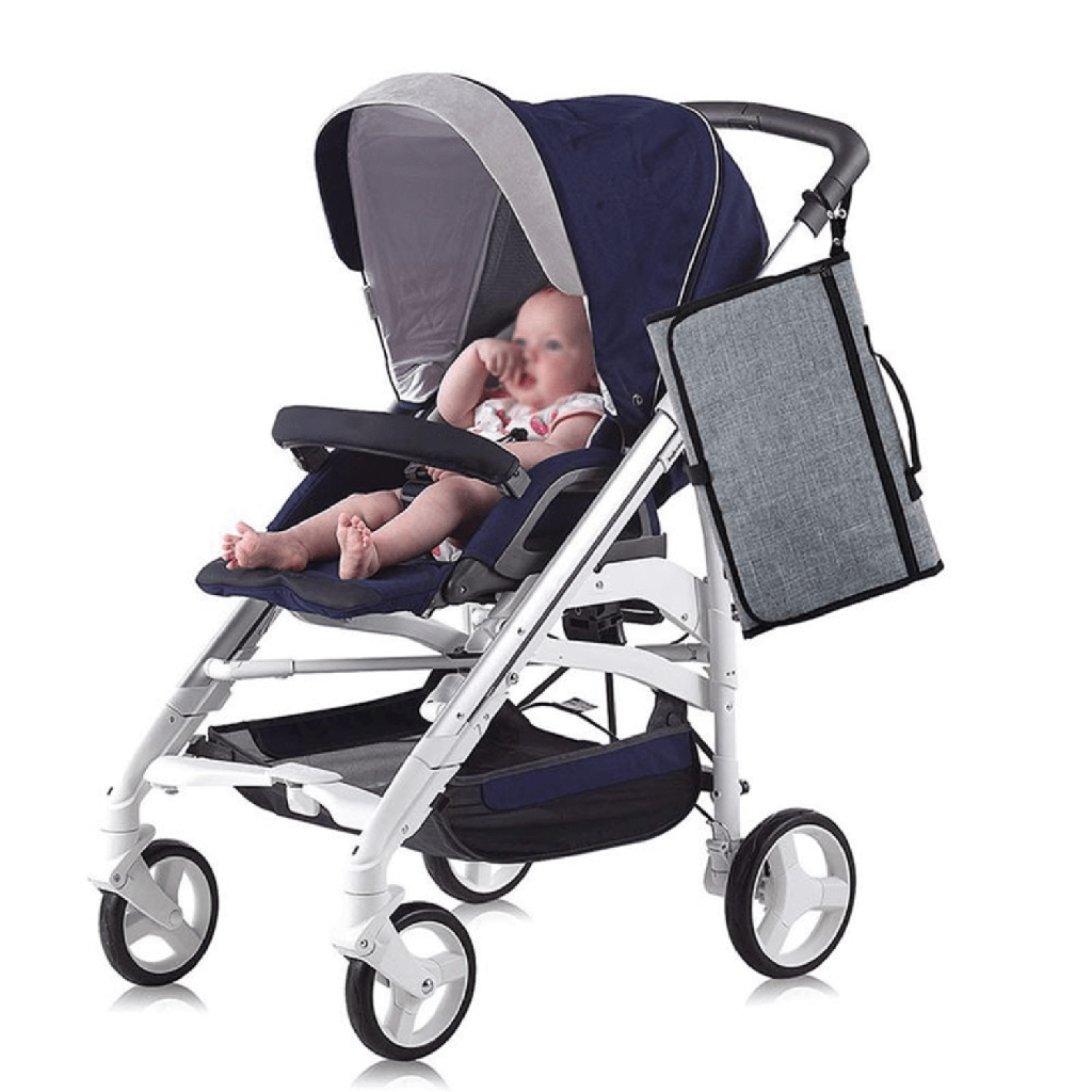 شنطة رحلات البيبي لحفظ المستلزمات و مفرش لتغيير البامبرز