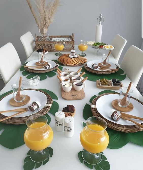 كوستر أطباق سفرة شيك علي شكل ورق شجر 4 قطع سهل التنظيف