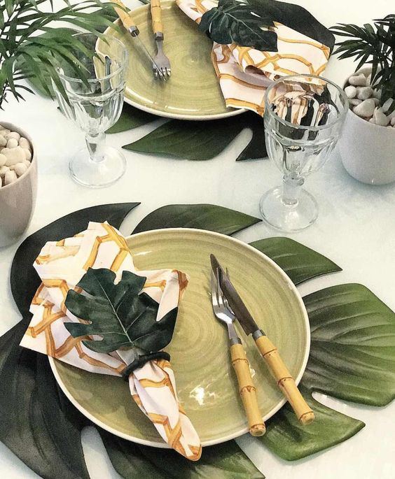 كوستر أطباق سفرة شيك علي شكل ورق شجر 4 قطع سهل التنظيف