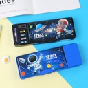 مقلمة لحفظ وتنظيم الاقلام والالوان مقسمة من الداخل ومزودة ببراية ومكان مخصص للاستيكة وتقويم شهري