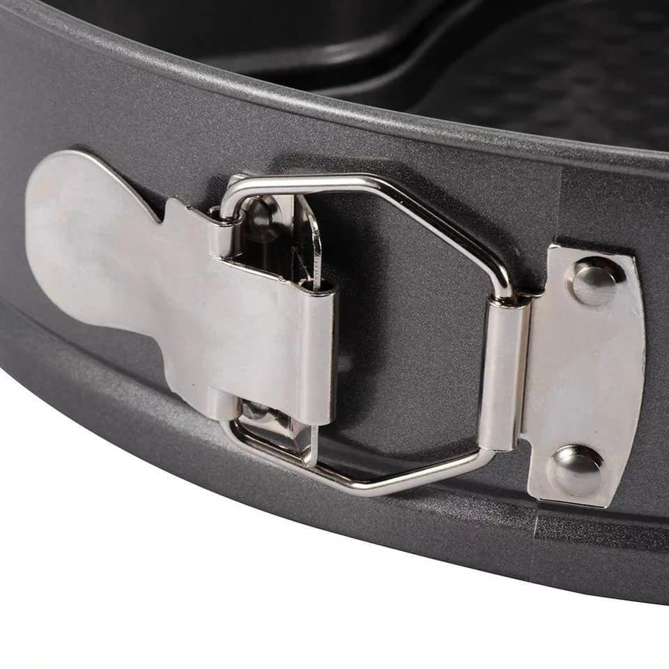 طقم صوانى كيك تيفال كلبس ٣ اشكال دائرى ومربع وقلب