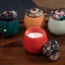 شمع بورسلين في بوكس مزين بالورود