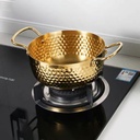 حلة عميقة استانليس ستيل مطلي باللون الذهبي لتسوية وتقديم الطعام علي السفرة بشكل انيق بيد لسهولة الحمل 18 سم