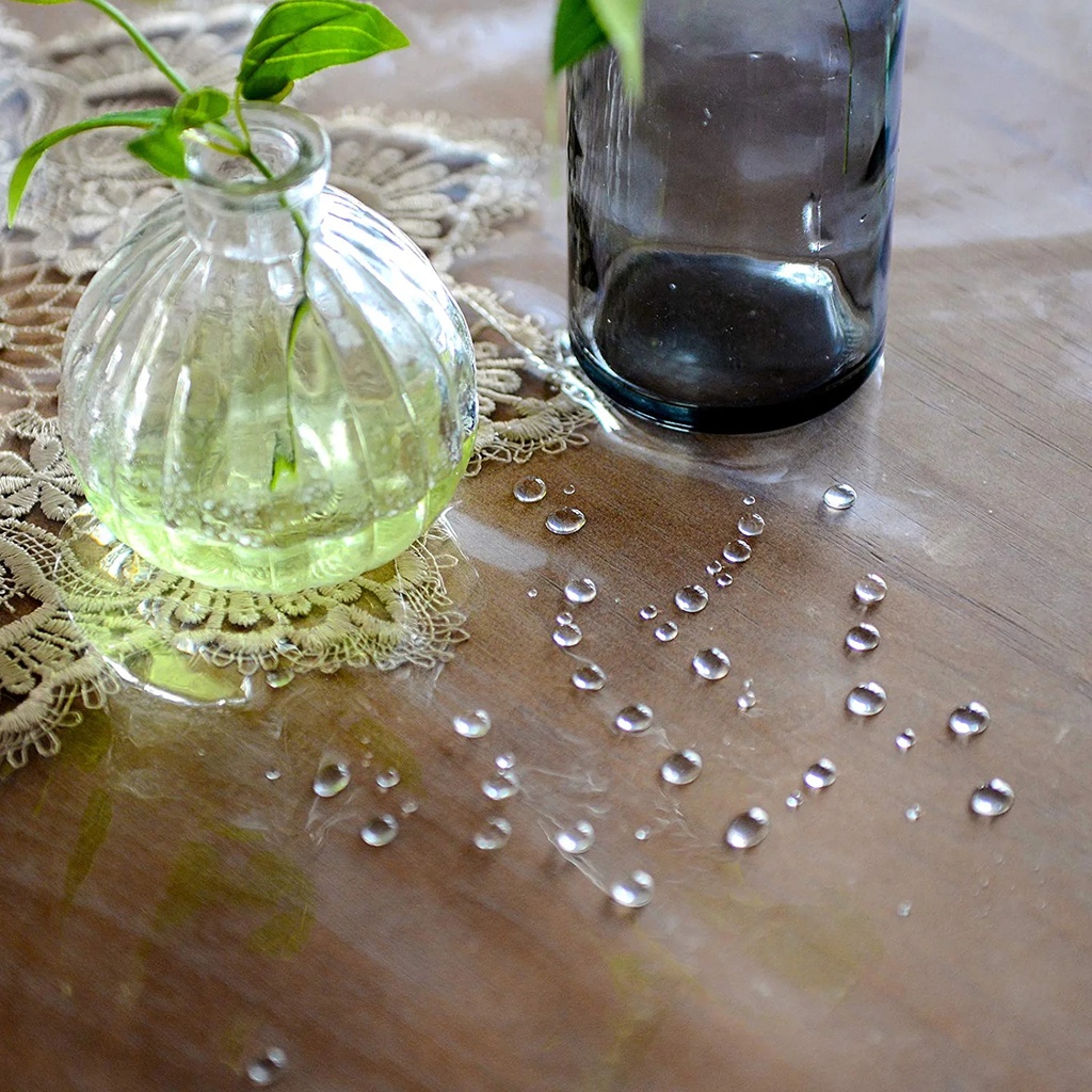 مفرش كبير وتربروف شفاف مع حروف دانتيل أنيقة للسفرة وترابيزة المطبخ