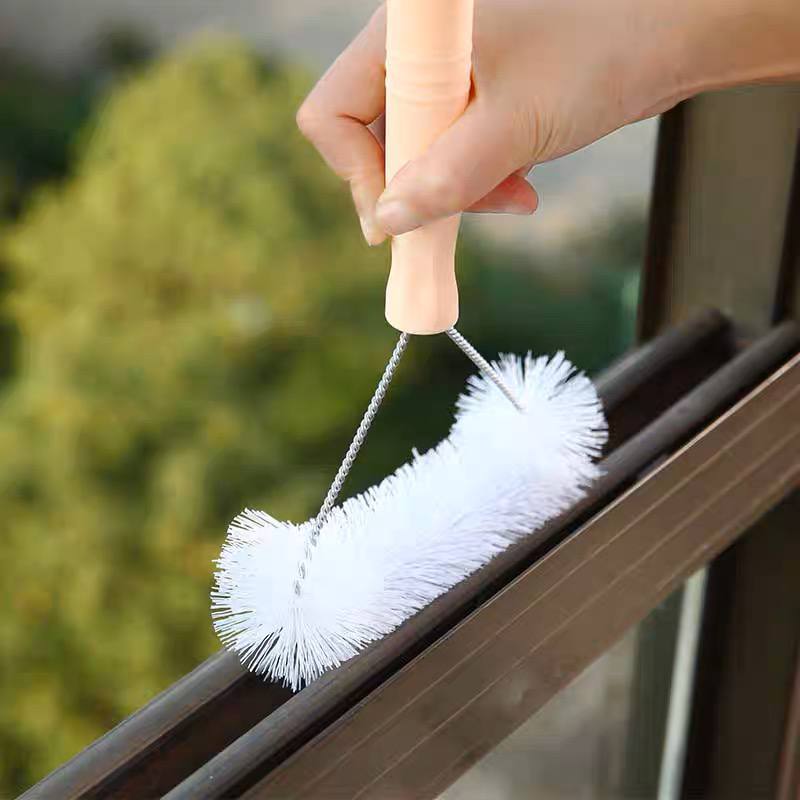 فرشة تنظيف الشيش وسلك الشبابيك والاركان والزوايا من التراب بيد بلاستيك