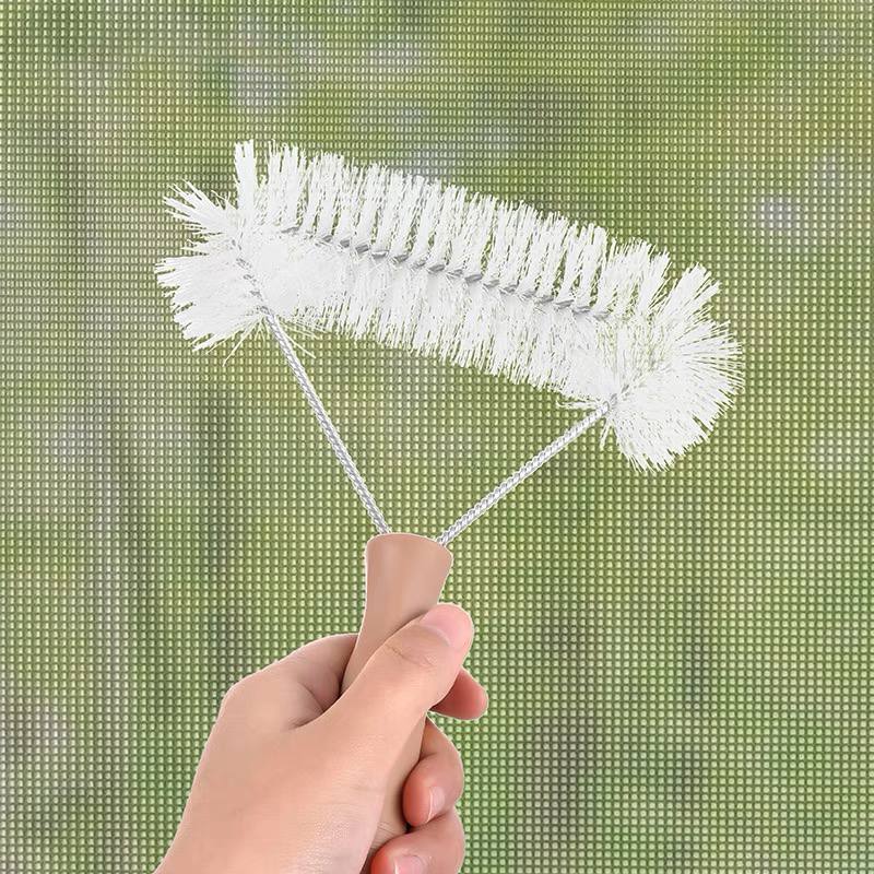 فرشة تنظيف الشيش وسلك الشبابيك والاركان والزوايا من التراب بيد بلاستيك