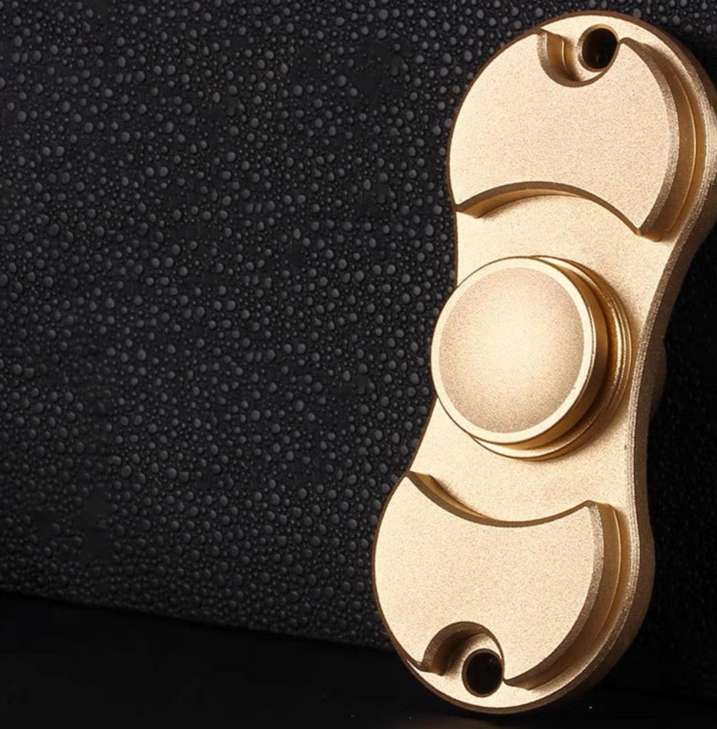 لعبة فيدجيت سبينر مغناطيسي للعب تخفيف الاجهاد والقلق والتوتر بأشكال مختلفة