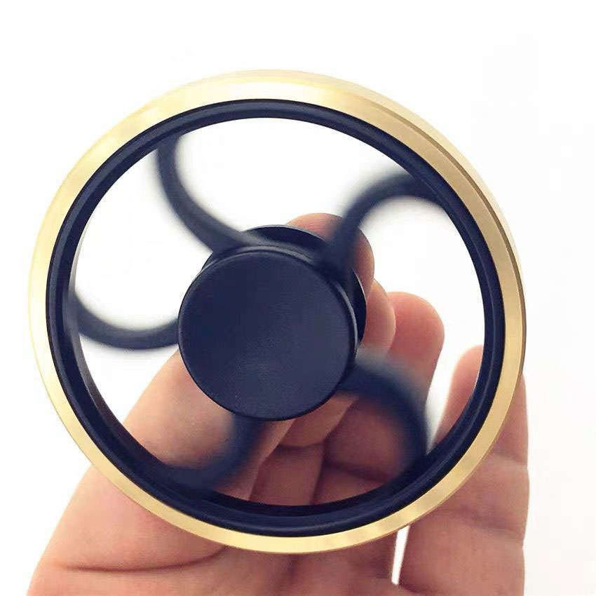 لعبة فيدجيت سبينر مغناطيسي للعب تخفيف الاجهاد والقلق والتوتر بأشكال مختلفة