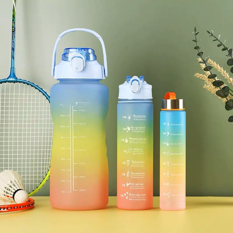 زجاجات مياه 3 قطع للجيم والمدرسة والعمل مقسمه بالوقت وبكلمات تحفيزية للشرب