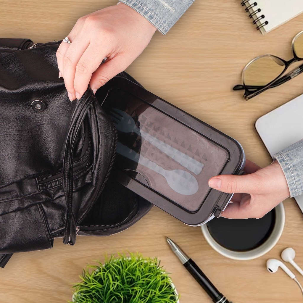 لانش بوكس بلاستيك صحي امن علي الصحة قابل لدخول الميكرويف بغطاء محكم الغلق ومعالق