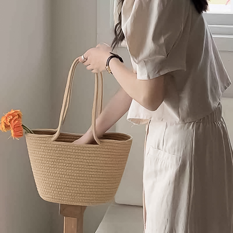 شنط هاند ميد للخروج والرحلات والبحر بيد طويلة بالوان مختلفة