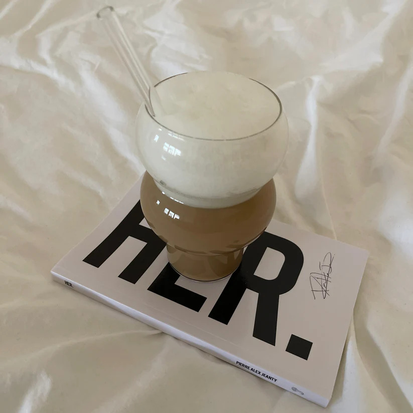 مج بومبية بايركس زجاج شفاف للأيس كوفي والاتية والكابتشينو