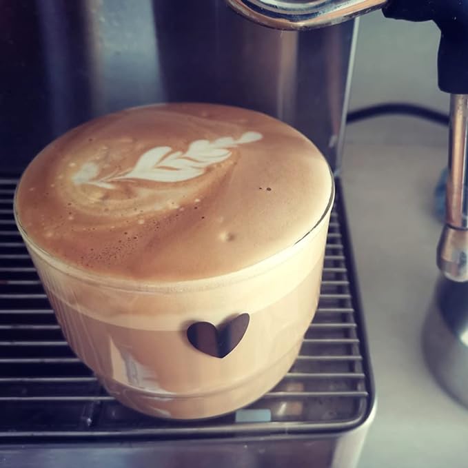 كوب بايركس  زجاجي شفاف برسمة قلب  لشرب وتقديم العصائر واللاتية والزبادي وغيرة كتير