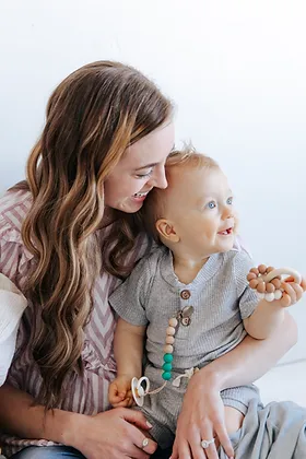 مشبك سلسلة اللهاية للرضع والاطفال الصغار مظهره جميل وانيق لجذب انتباة طفلك