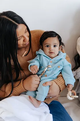 مشبك سلسلة اللهاية للرضع والاطفال الصغار مظهره جميل وانيق لجذب انتباة طفلك