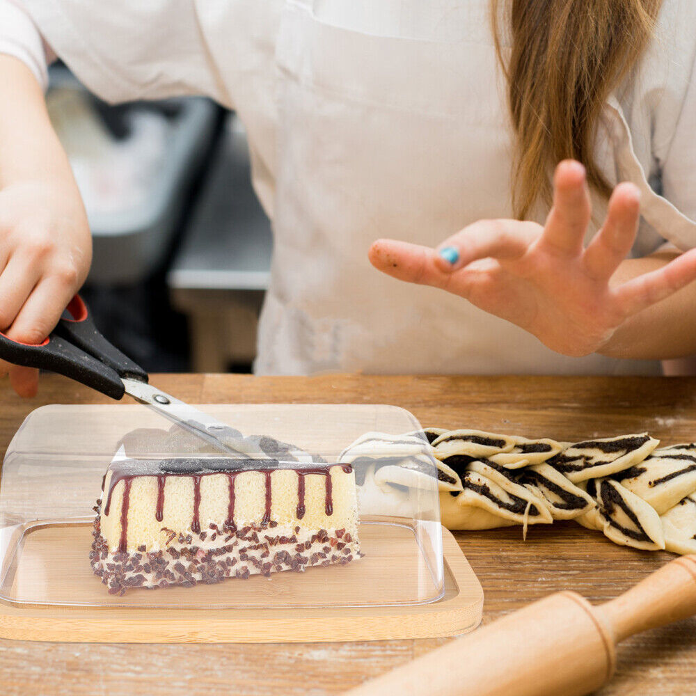 طبق   خشبي  بغطاء اكليريك  محكم الغلق لحفظ الكب كيك والكوكيز والمافن ولحلويات متعدد الاستخدام