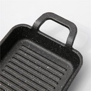 مقلاة  جريل من الحديد الزهر  بيد  مع قاعدة خشب علي شكل مستطيل غير لاصقه