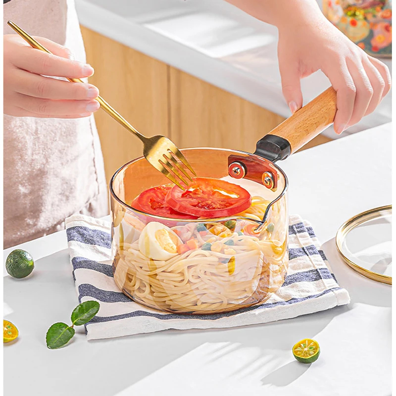 حلة زجاج لتقديم الاكل بيد خشب وغطاء علي شكل غزاله 1800 ملي