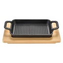 مقلاة  جريل من الحديد الزهر  بيد  مع قاعدة خشب علي شكل مستطيل غير لاصقه