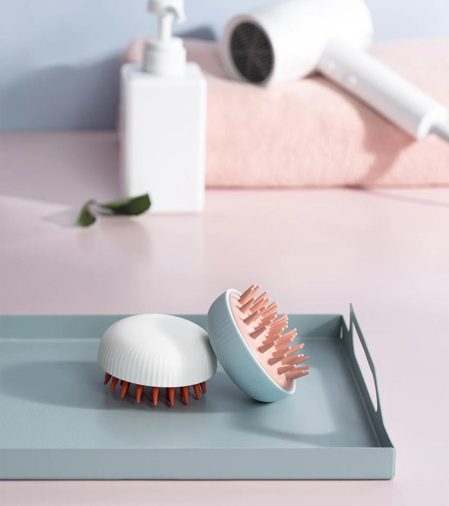 فرشه مساج و تدليك الشعر سيليكون لتنشيط الدوره الدمويه و العنايه بفروه الرأس