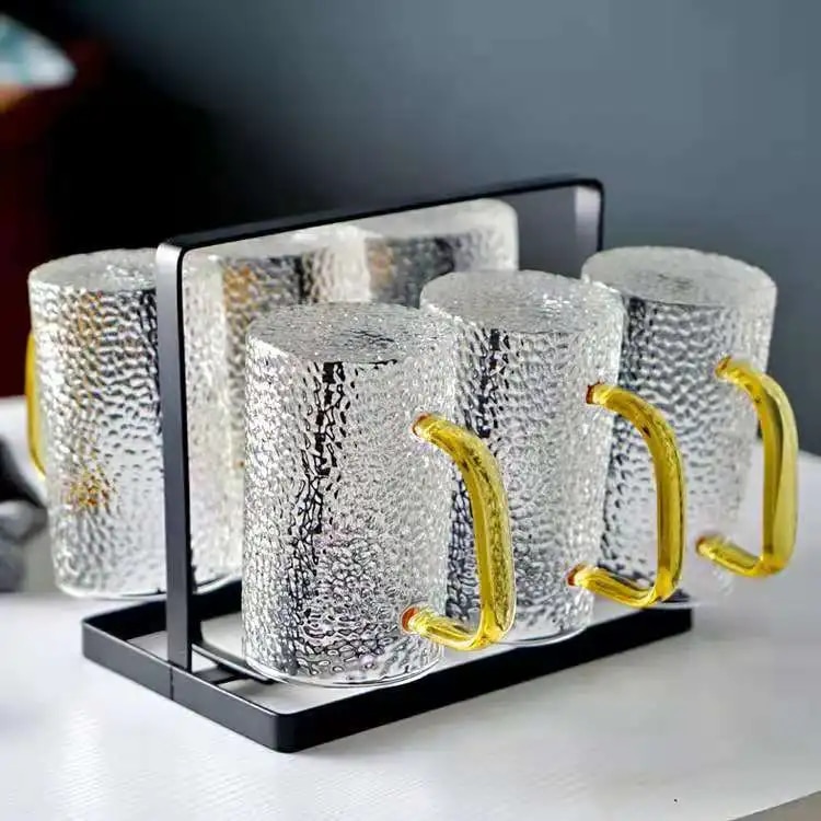 كوباية زجاج مزخرفة بيد الوان  لشرب وتقديم الشاي والعصائر بشكل شيك 260 ملي