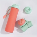 زجاجة مياه سيليكون 600 ملي قابله للطي بميدالية لسهولة الحمل والتعليق