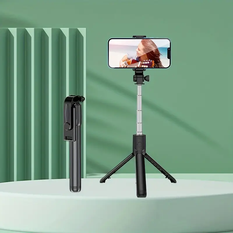 عصا سيلفي ترايبود مع ضوء  دوارة 360 درجة بحامل ثلاثي الارجل ثابته ومضادة للاهتزاز - قابلة للتمدد وجهاز تحكم عن بعد لاسلكي - اسود