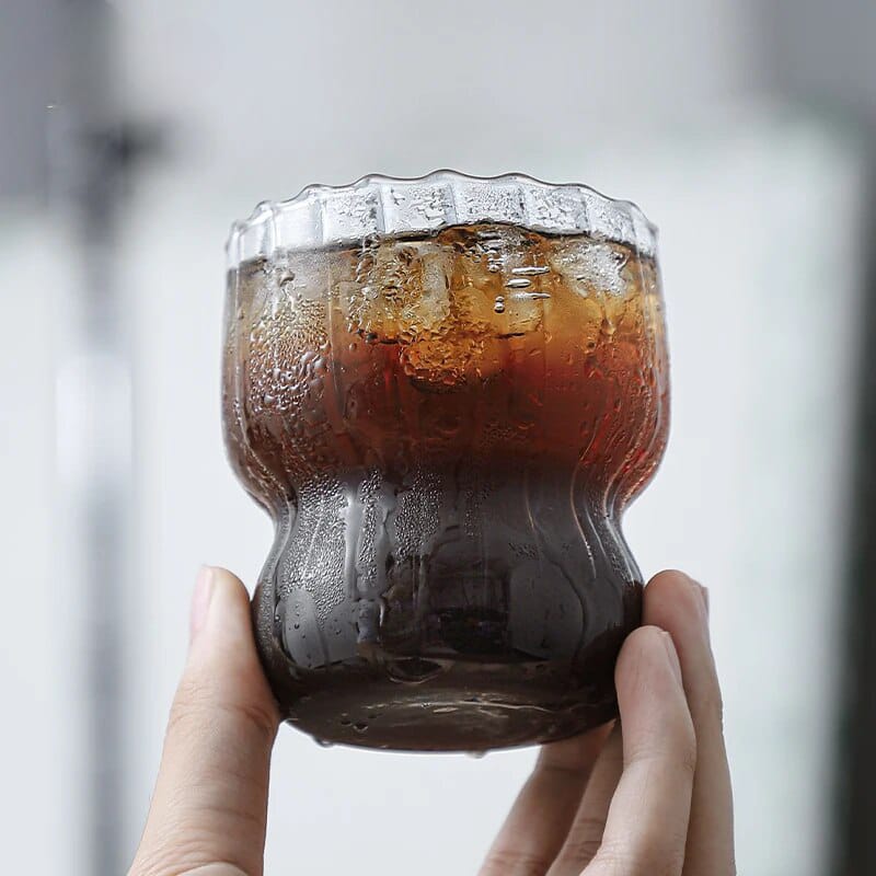 كوباية دورين زجاج شفاف مضلع لشرب وتقديم الشاي والنسكافيه والعصائر للضيوف بشكل شيك