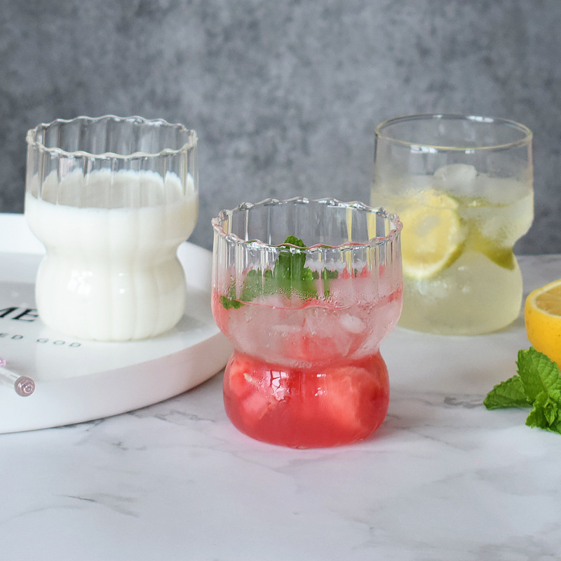 كوباية دورين زجاج شفاف مضلع لشرب وتقديم الشاي والنسكافيه والعصائر للضيوف بشكل شيك