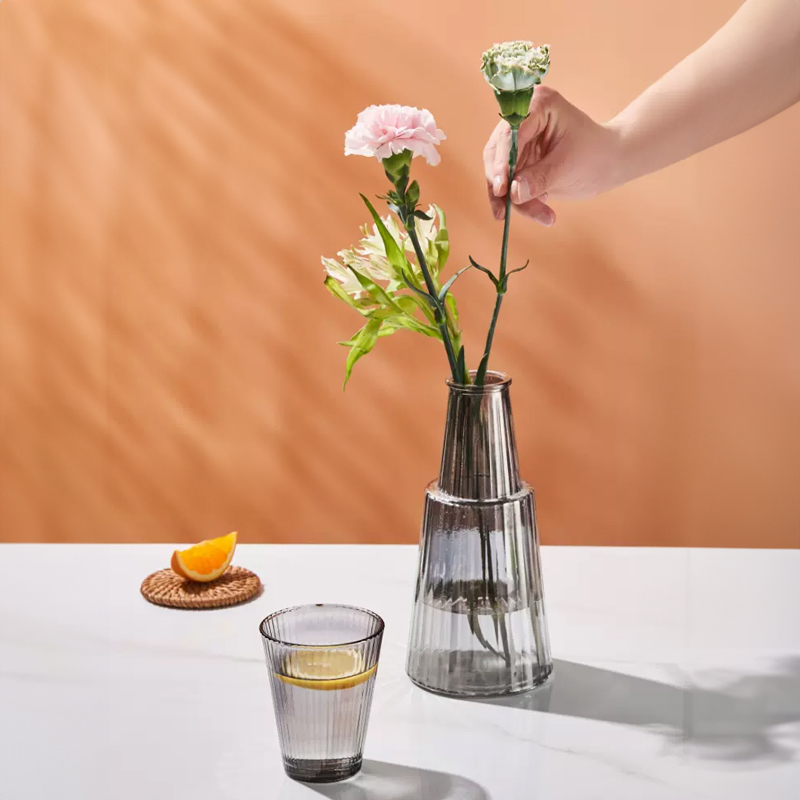 كوباية وازازة 2*1 زجاج بايركس مزجرش لشرب وتقديم المشروبات بشكل شيك