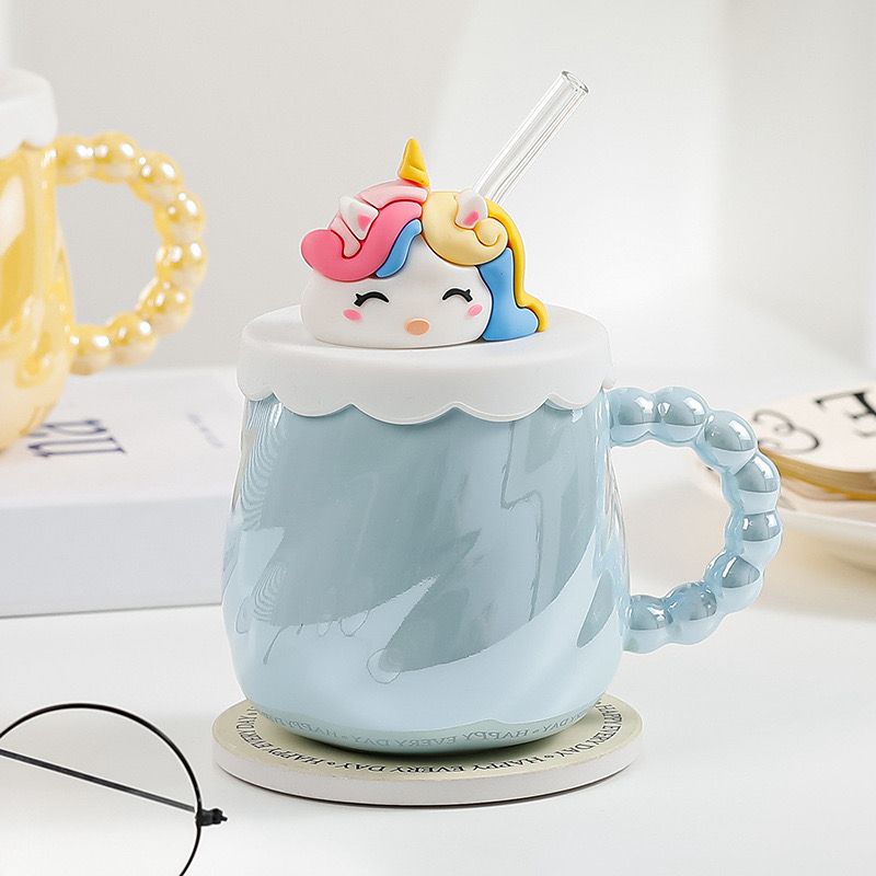 مج بورسلين 425 ملي بغطاء سيليكون يونيكورن بيد شكل لولي وشاليموه لسهولة الشرب للمشروبات الساخنة والباردة