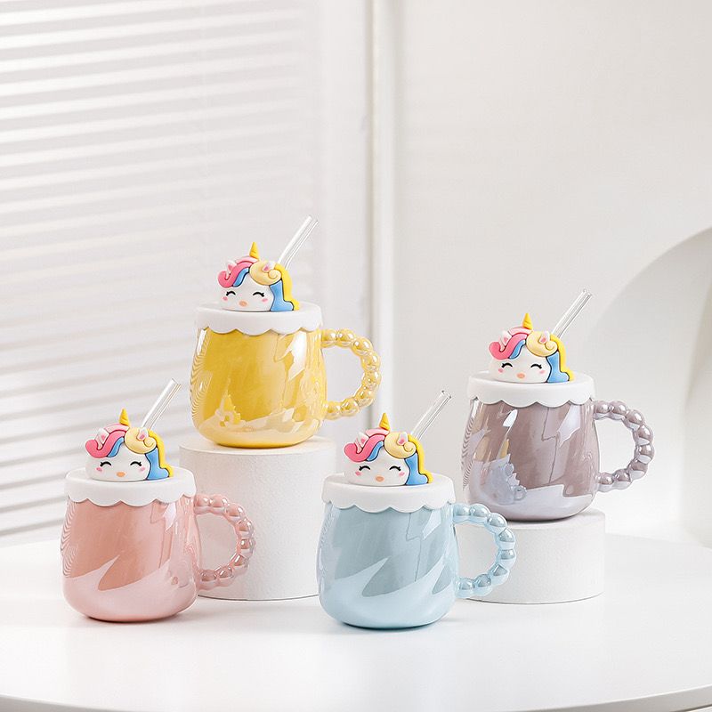 مج بورسلين 425 ملي بغطاء سيليكون يونيكورن بيد شكل لولي وشاليموه لسهولة الشرب للمشروبات الساخنة والباردة