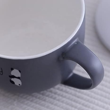 مج  بورسلين مطبوع بغطاء باندا مجسم 500 ملي بيد و معلقة استانليس ستيل سيلفر