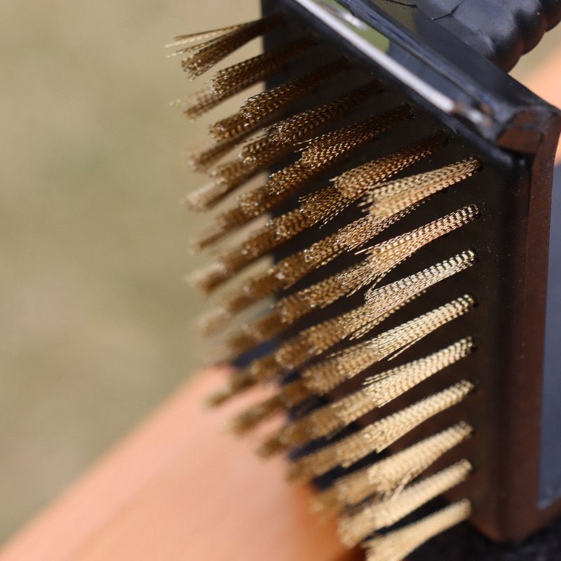 فرشة تنظيف الشوايات 3 في واحد فرشة اسفنجية وشعيرات سلكية ومكشطة ستاليس ستيل لتنظيف جميع اجزاء الشواية بسهولة