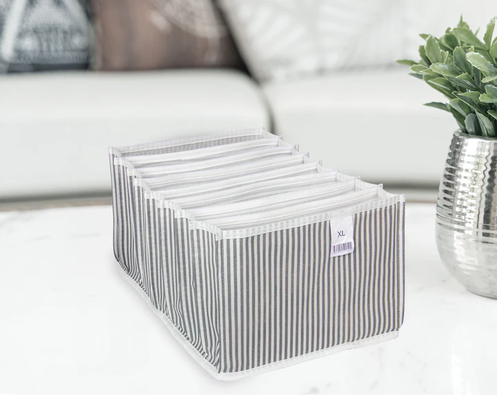 منظم ملابس قماش مستطيل مقسم الي 8 خانات قابل للطي لتخزين الملابس  الداخلية والشرابات والطرح داخل الدواليب والادراج