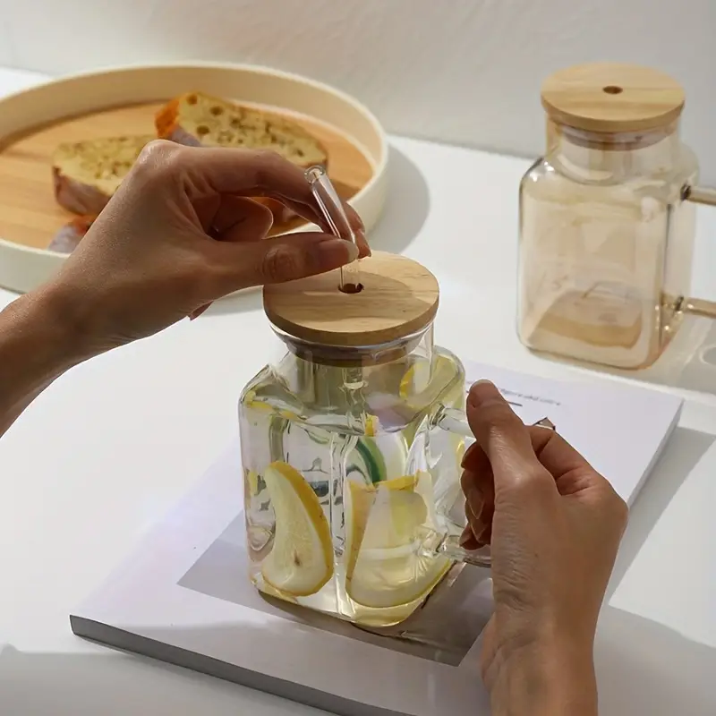 مج زجاج 550 ملي بيد وشاليموه و غطاء محكم الغلق للمشروبات البارده و الايس كوفي و النسكافيه