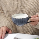 مج بورسلين +طبق +معلقة جولد لتقديم القهوة والاتية والكاكاو