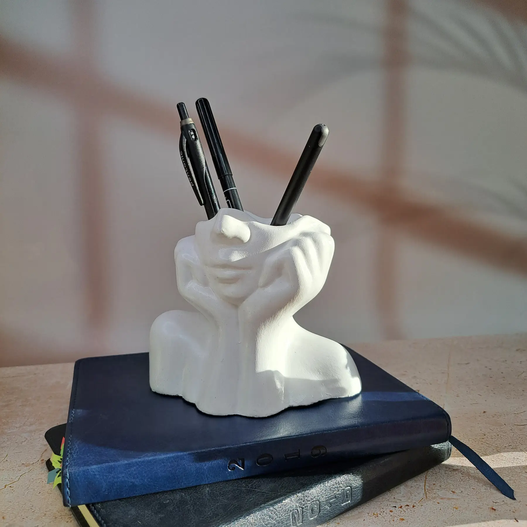 مجسم علي شكل نصف وجهه ثري دي لتغير شكل ديكور البيت